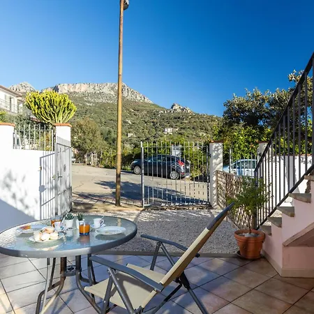 Bynos Pool - Primo Piano Apartmán Santa Maria Navarrese