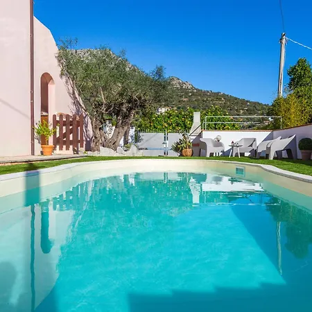 Bynos Pool - Primo Piano Santa Maria Navarrese